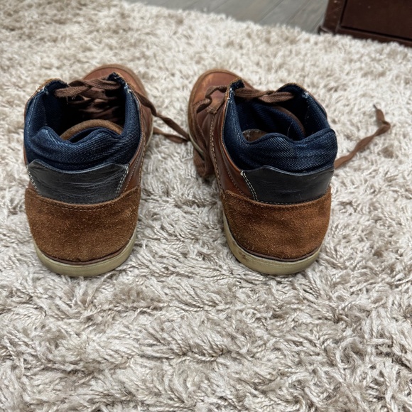 Men's Bullboxer Leather Sneakers. - Picture 2 of 4